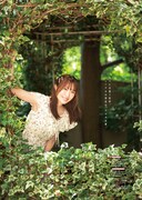 日高里菜のグラビアより。