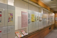 「なかよし創刊65周年記念原画展」の様子。