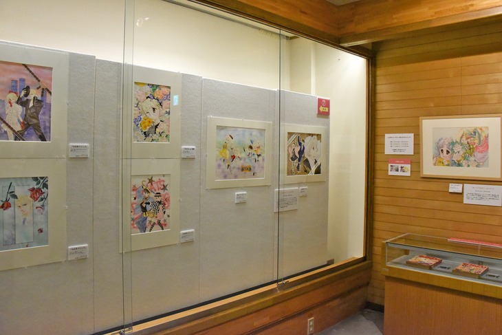 「なかよし創刊65周年記念原画展」の様子。