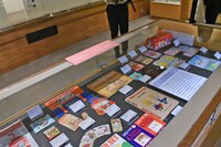 「なかよし創刊65周年記念原画展」の様子。