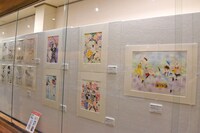 「なかよし創刊65周年記念原画展」の様子。