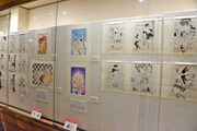 「なかよし創刊65周年記念原画展」の様子。
