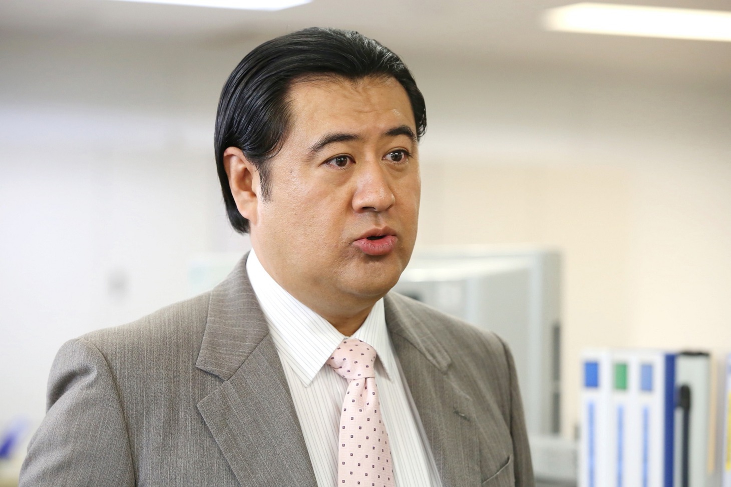 小手伸也扮する穴子。