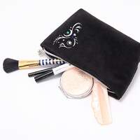 八乙女楽モデルのポーチ。