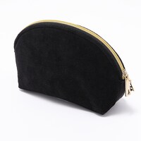 和泉一織モデルのポーチ。