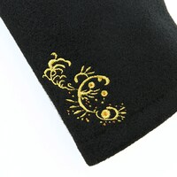 和泉三月モデルの手袋。