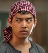 坂浦眞澄役の三浦貴大。