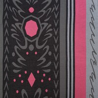 百モデルのストール。