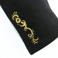 六弥ナギモデルの手袋。