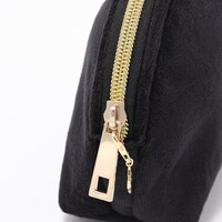 七瀬陸モデルのポーチ。