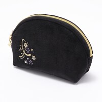 逢坂壮五モデルのポーチ。