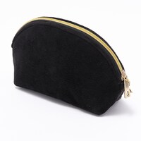 逢坂壮五モデルのポーチ。