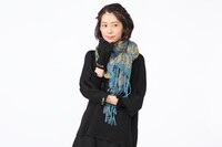 四葉環をモチーフにしたアイテムの着用例。