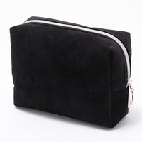 千モデルのポーチ。