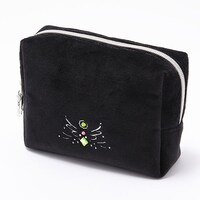 千モデルのポーチ。