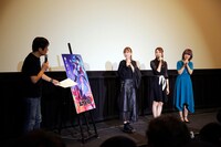 左から司会のアニメライター・小林治、七瀬彩夏、戸松遥、大地葉。