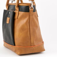 烏野高校モデルのバッグ。