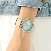 青葉城西高校モデルの腕時計の使用イメージ。