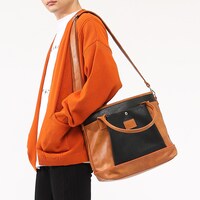 烏野高校モデルのバッグの使用イメージ。