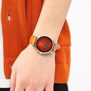 烏野高校モデルの腕時計使用イメージ。