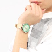 青葉城西高校モデルの腕時計の使用イメージ。