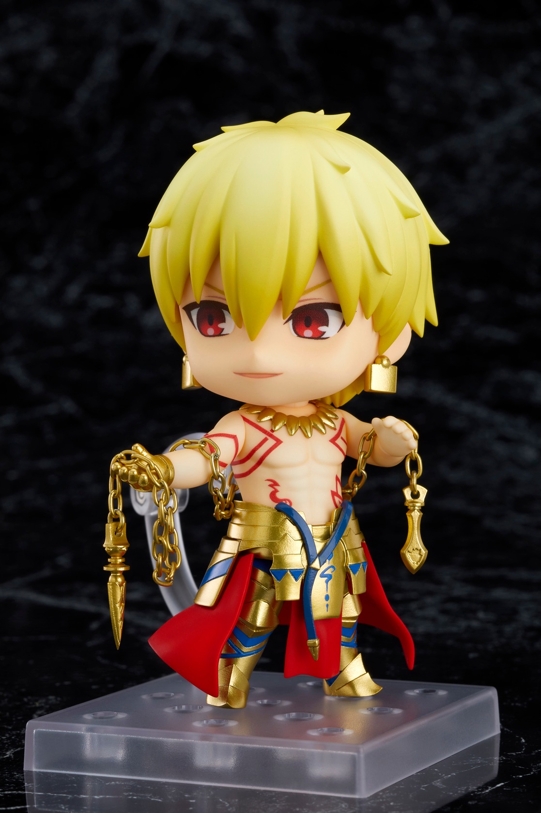 「ねんどろいど アーチャー/ギルガメッシュ 第三再臨Ver.」の「ドヤ顔」とオプションパーツ「天の鎖」。