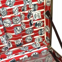 「麦わらストア限定キャリーケース WOOD PATERN ver.」内装のイメージ。