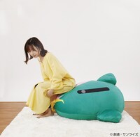 「ニュータイプもダメになるクッション【ララァ・スン専用モビルアーマー】」