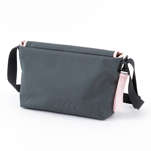 「麗日お茶子 モデル ショルダーバッグ」