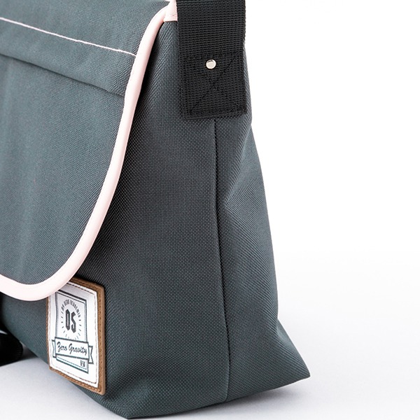 「麗日お茶子 モデル ショルダーバッグ」