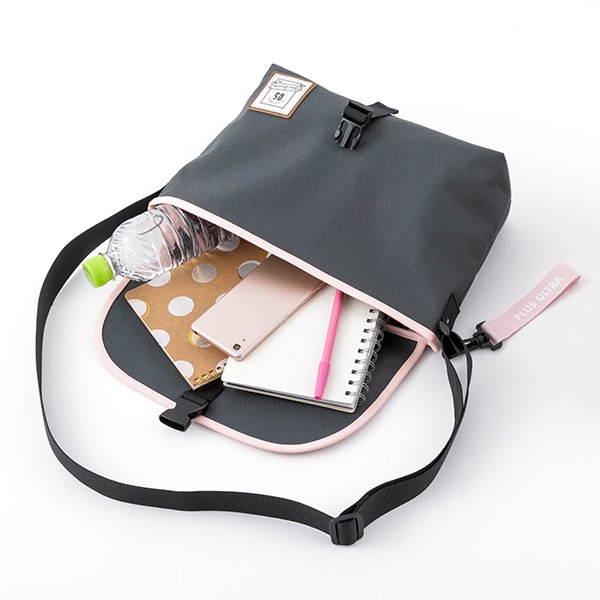 「麗日お茶子 モデル ショルダーバッグ」