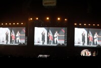 転換中のMCの様子。