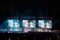 平田宏美、戸田めぐみによる「Beat the World!!」。