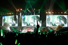 熊谷健太郎、濱健人、増元拓也による「勇敢なるキミヘ」。