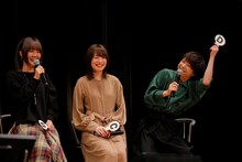 内田と同じく心理テストで「イケイケお調子者」という結果が出て、お調子者ぶる河西健吾（右）。