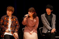 左から内田雄馬、石見舞菜香、島崎信長。