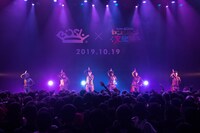 BiSHによるライブの様子。(c)週刊ヤングジャンプ／集英社