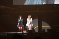 転換中のMCの様子。