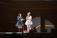 転換中のMCの様子。