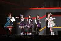 Guilty Kissを迎えた転換中のMCの様子。