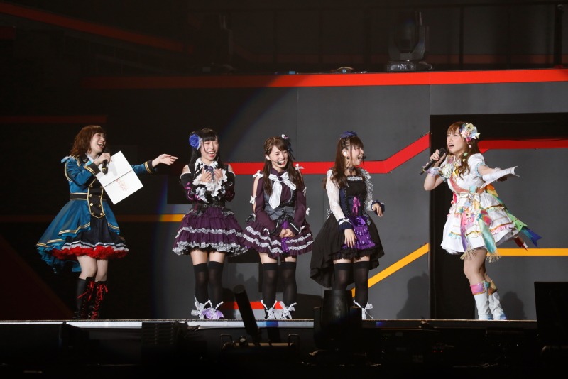 Guilty Kissを迎えた転換中のMCの様子。