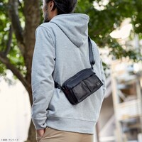 「レザーショルダーバッグ」使用イメージ