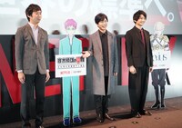 左から櫻井大樹プロデューサー、神谷浩史、島崎信長。