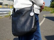 「Re:ゼロから始める異世界生活 2WAYウォッチ」の着用イメージ。