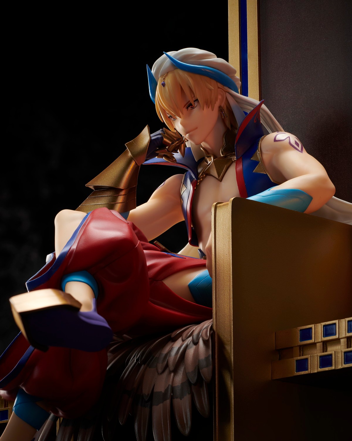 「ギルガメッシュ 1/8スケールフィギュア」