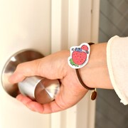 「静電気軽減ヘアポニー」の使用イメージ。