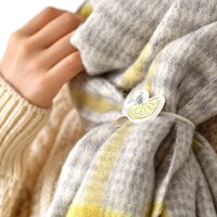 「静電気軽減ヘアポニー」の使用イメージ。