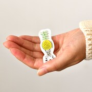 「アクリルブローチ」の1種。