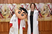 しんのすけと米倉涼子。