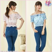 オフショルダートップス